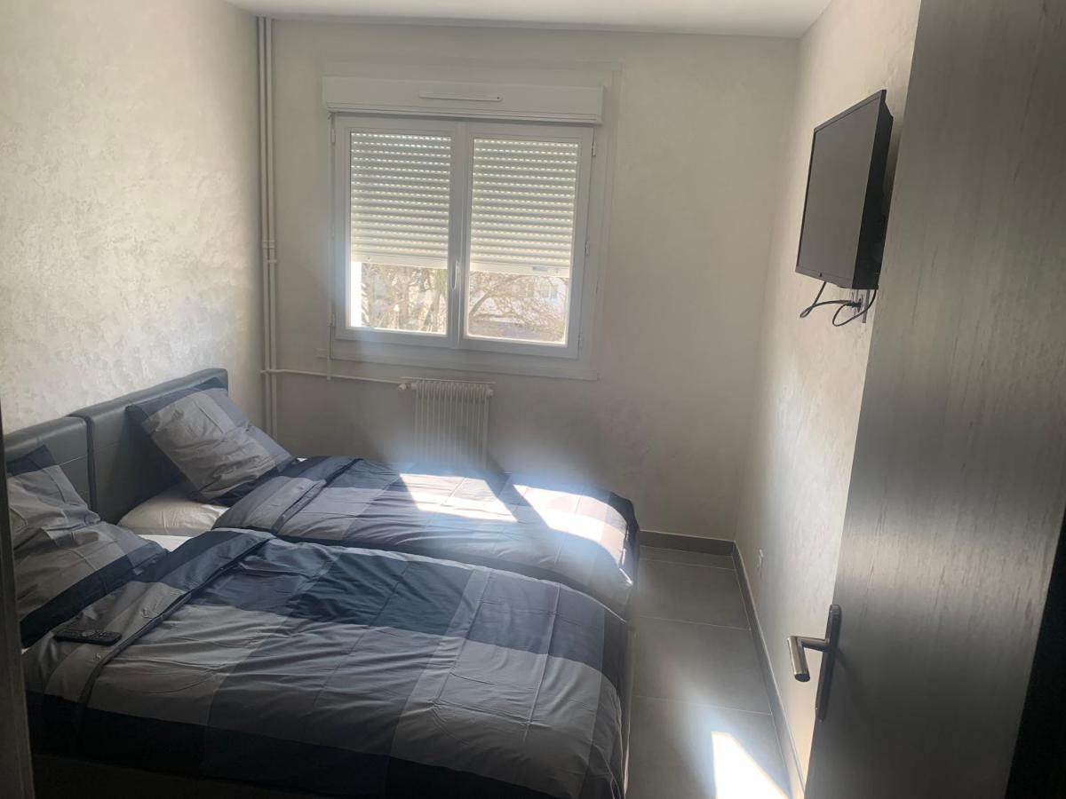 F3 Appartement 2 Chambre Un Salon Avec Wifi Saint-Jean-de-la-Ruelle Zewnętrze zdjęcie